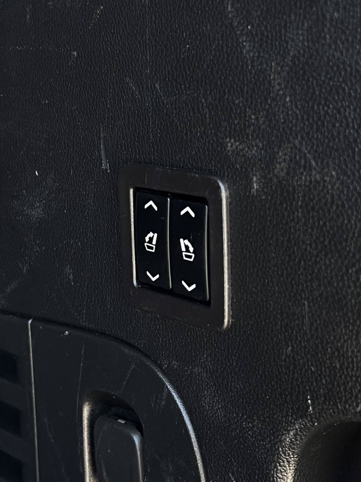 Used 2020 Cadillac Escalade 2WD image 26