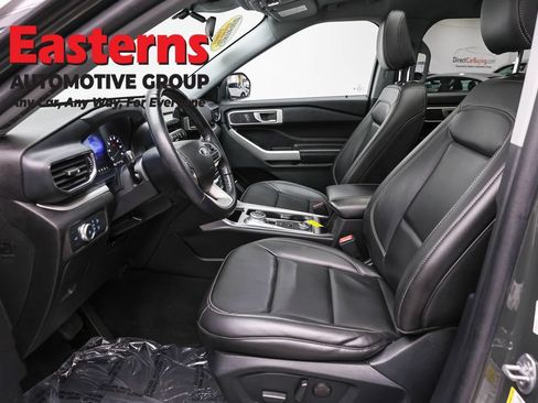 Used 2022 Ford Explorer XLT w/ Equipment Group 202A AWD/4WD image 14