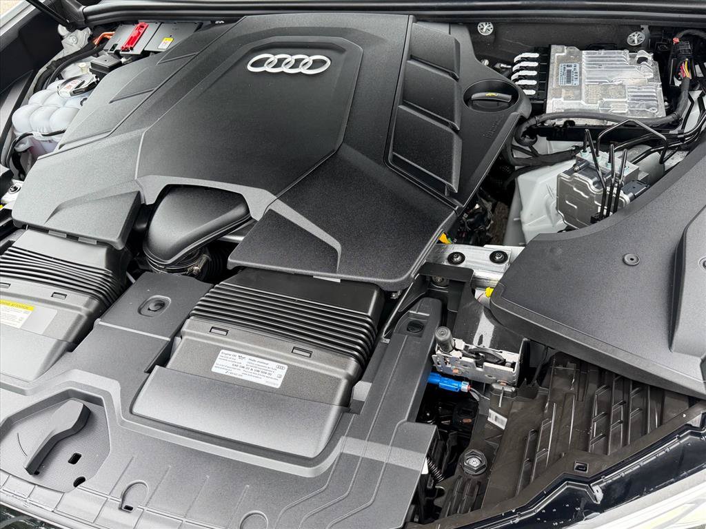 Certified 2025 Audi Q8 Prestige AWD/4WD image 22