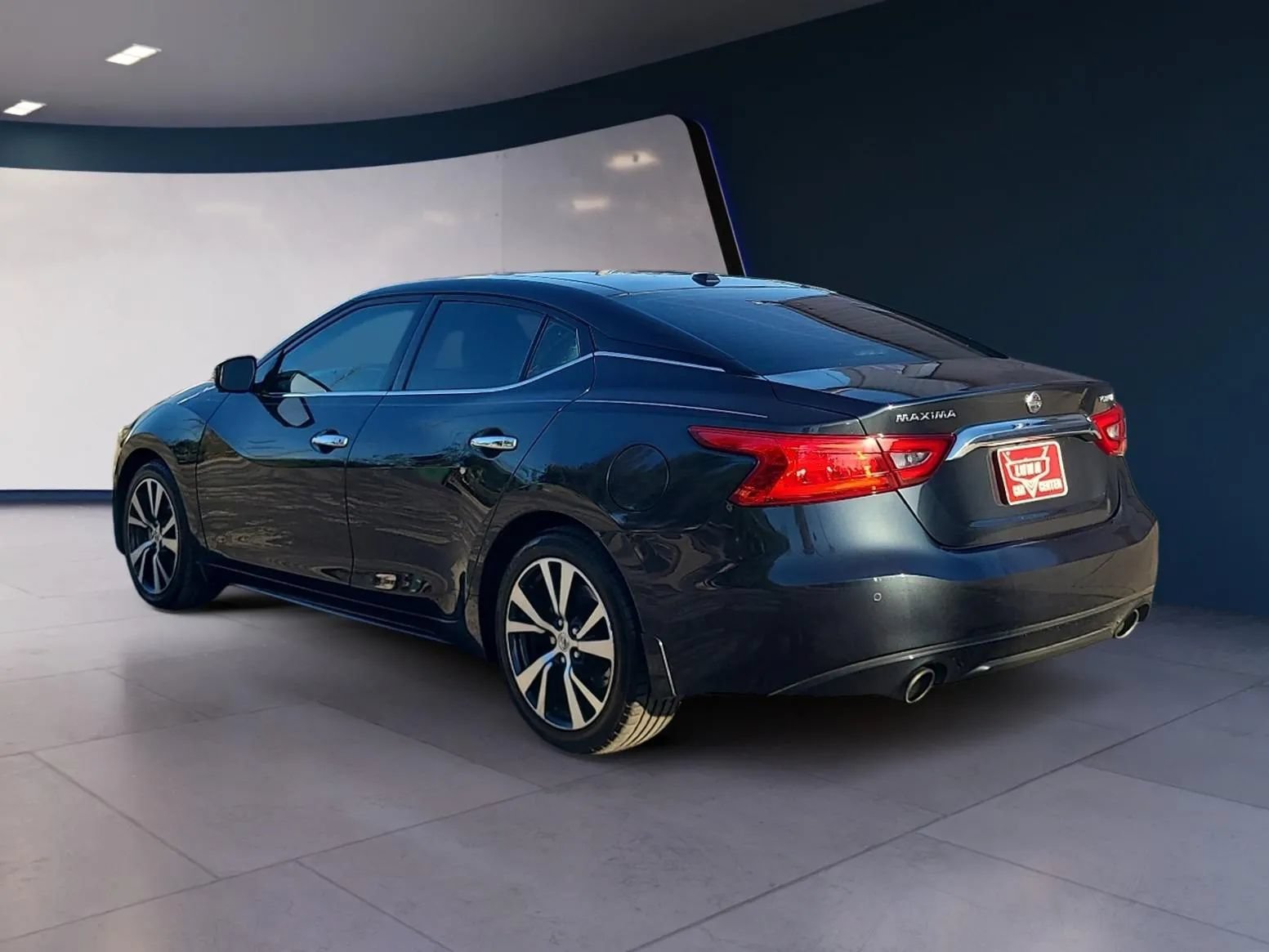 Used 2017 Nissan Maxima Platinum FWD image 3