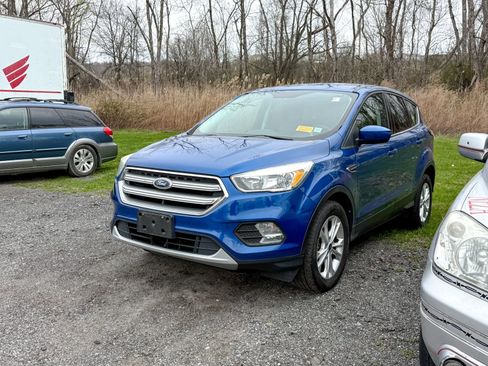 Used 2017 Ford Escape SE image 9