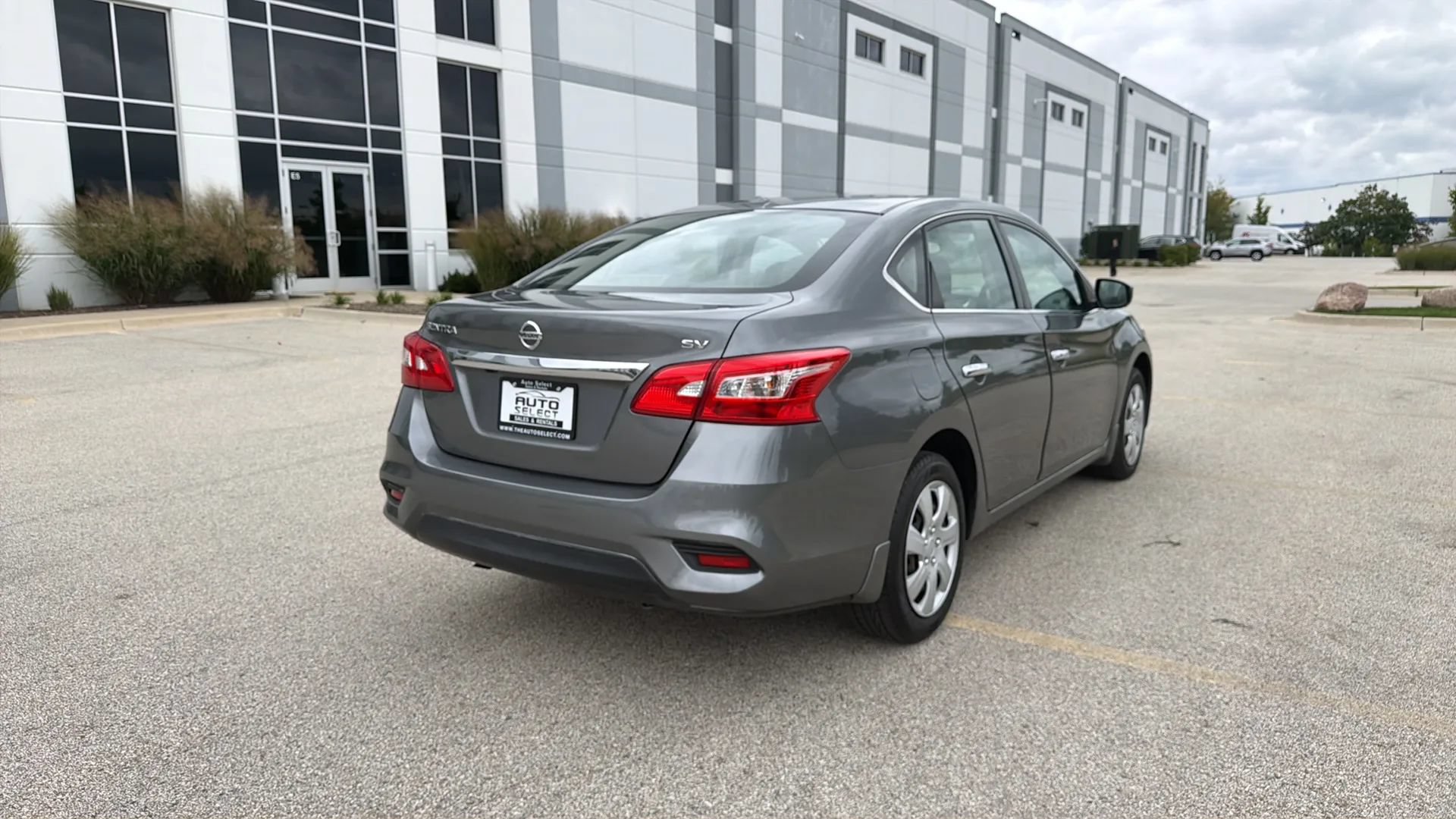 Used 2016 Nissan Sentra SV FWD image 5
