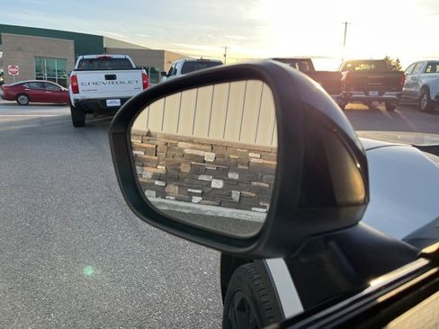 Used 2023 Mitsubishi Outlander SE Black Edition image 26