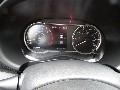 Used 2019 Nissan Kicks SV image 15