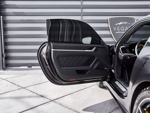 Used 2024 Porsche 911 Turbo S image 25