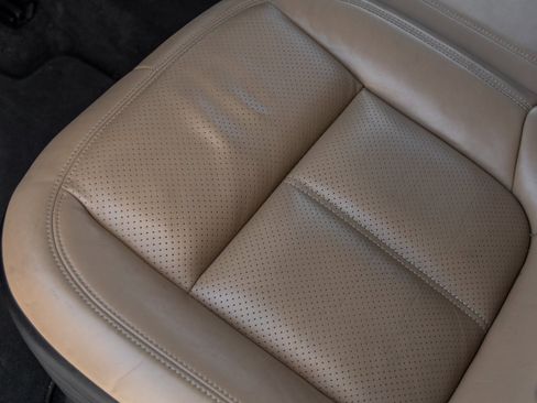 Used 2017 Porsche Cayenne S image 32