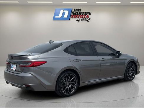 Used 2025 Toyota Camry XSE FWD image 5