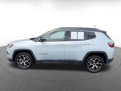 Used 2025 Jeep Compass Limited AWD/4WD image 9