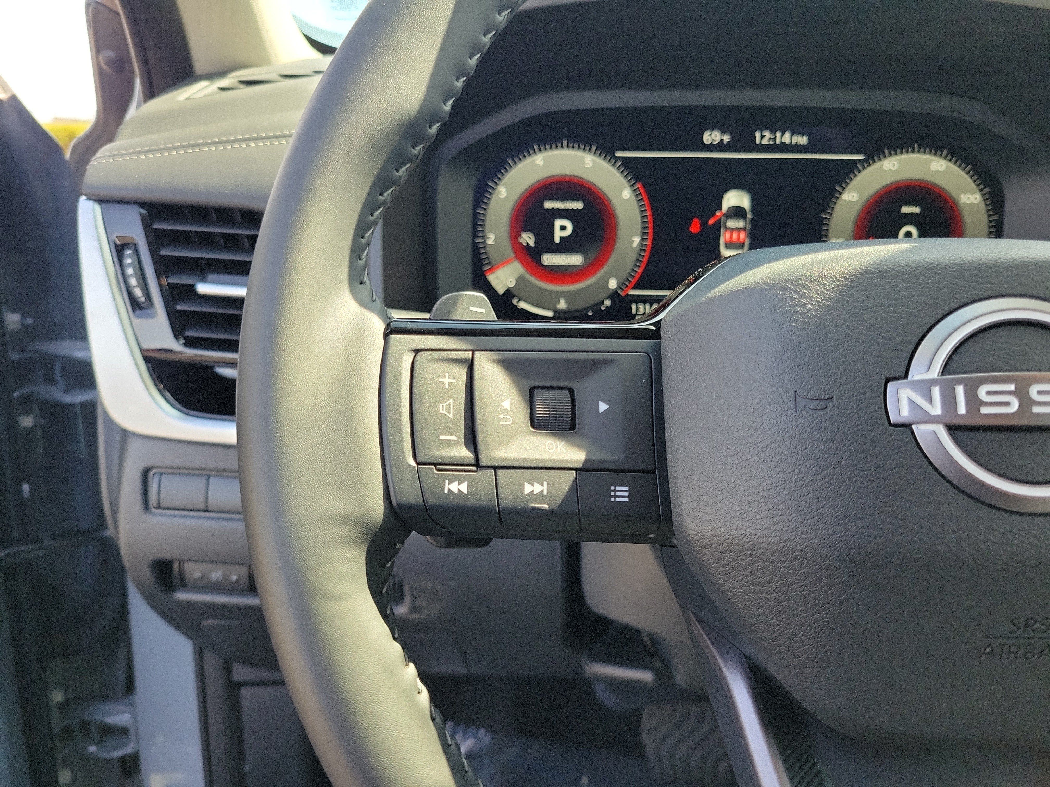 Certified 2025 Nissan Rogue SL FWD image 22