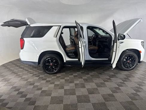 Used 2022 GMC Yukon SLE w/ Gmc Pro Safety Plus Package AWD/4WD image 15