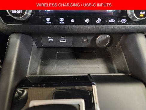 Used 2024 Mitsubishi Outlander SE image 19