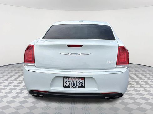 Used 2023 Chrysler 300 Touring RWD image 6