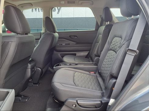 New 2025 Nissan Pathfinder SV image 11