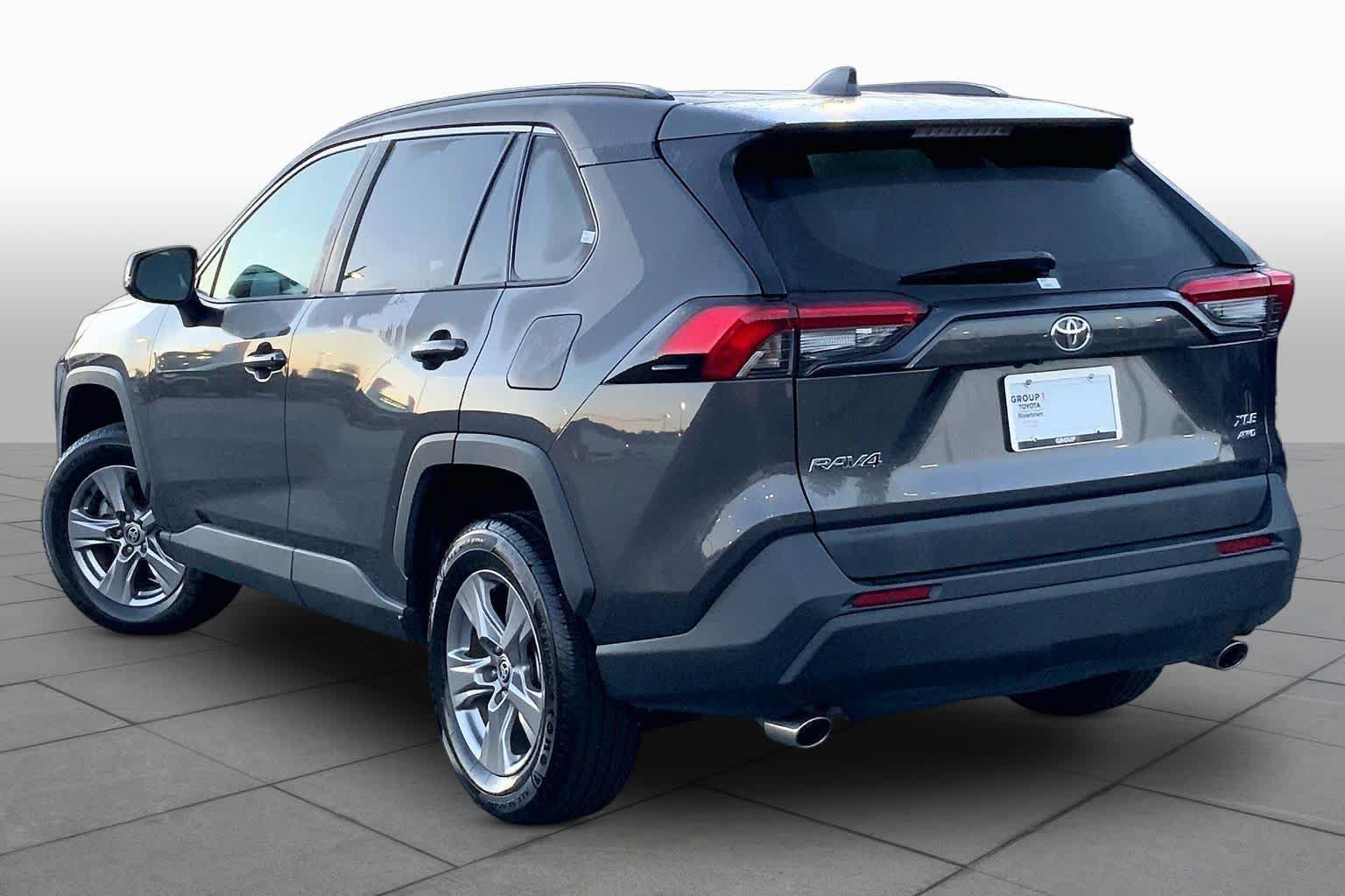 Used 2023 Toyota RAV4 XLE AWD/4WD image 11