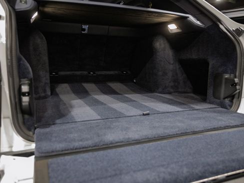 Used 2024 Rolls-Royce Cullinan Black Badge image 18