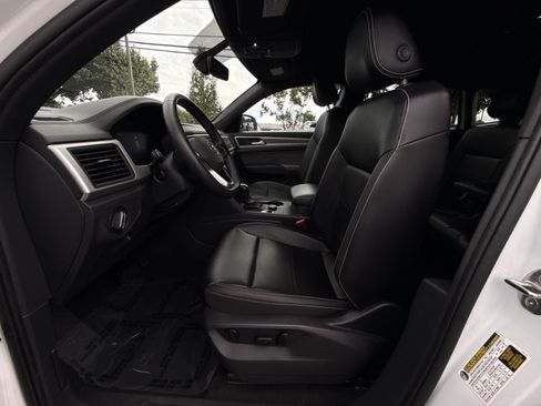 Used 2022 Volkswagen Atlas Cross Sport SE AWD/4WD image 13