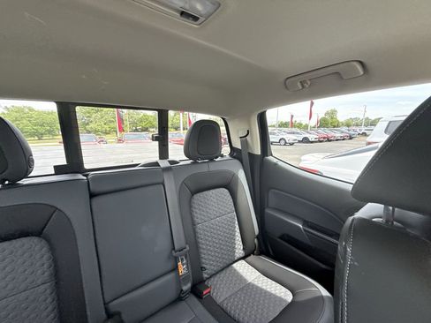 Used 2022 Chevrolet Colorado Z71 AWD/4WD image 12