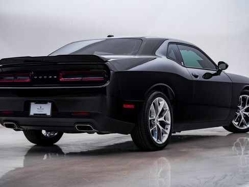 Used 2022 Dodge Challenger GT image 9