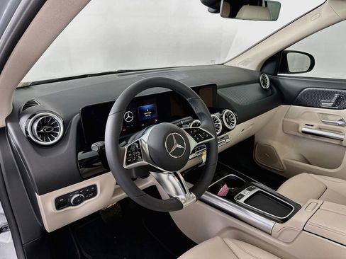 Used 2026 Mercedes-Benz GLA 250 image 9