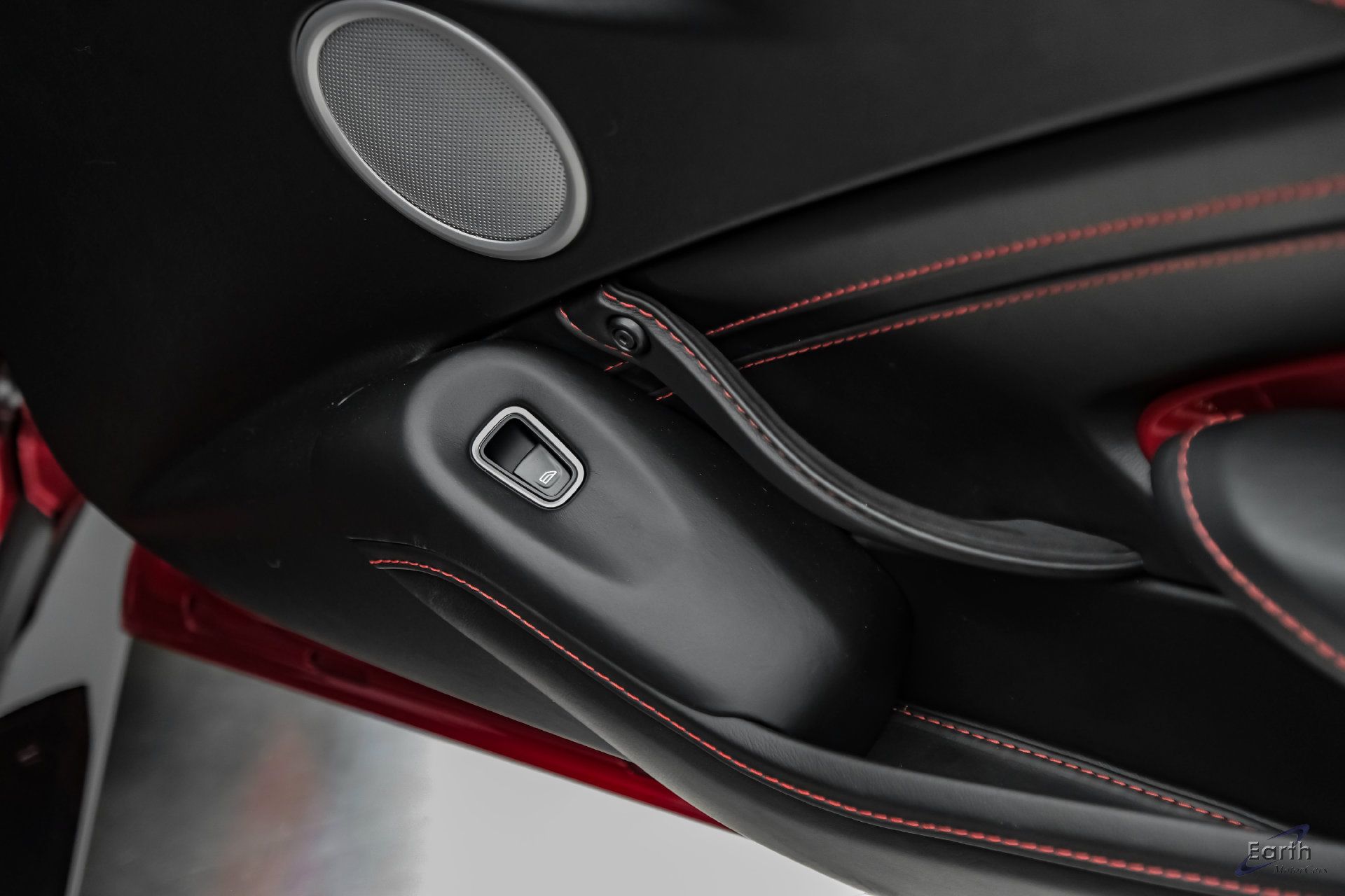 Used 2019 Aston Martin V8 Vantage Coupe RWD image 90