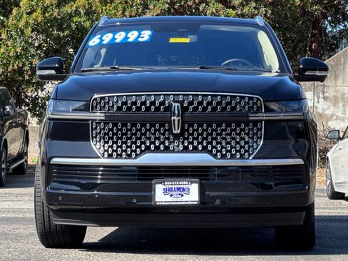 Used 2025 Lincoln Navigator Reserve AWD/4WD image 13