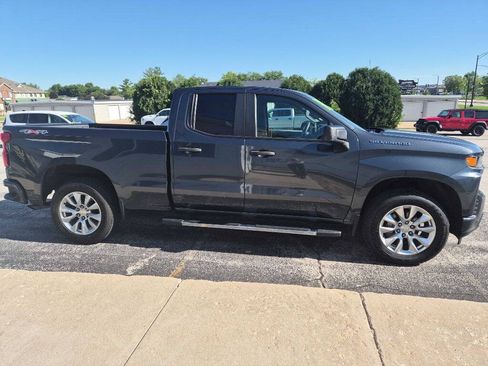 Used 2020 Chevrolet Silverado 1500 Custom w/ Custom Value Package AWD/4WD image 4