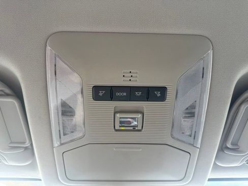 Used 2024 Toyota RAV4 XLE FWD image 34