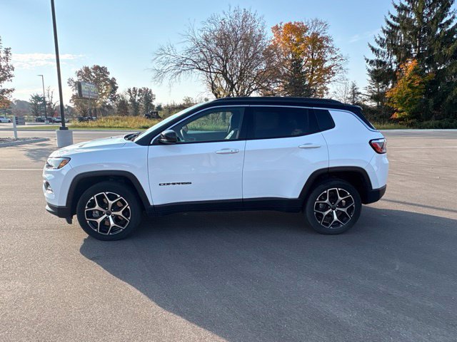 Certified 2025 Jeep Compass Limited AWD/4WD image 2