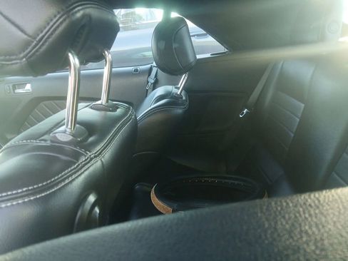 Used 2014 Ford Mustang Premium image 3