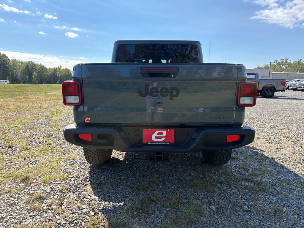 Used 2024 Jeep Gladiator Sport AWD/4WD image 7