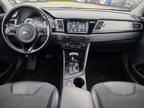 Used 2017 Kia Niro EX FWD image 24