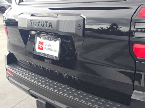 Certified 2025 Toyota 4Runner SR5 AWD/4WD image 13