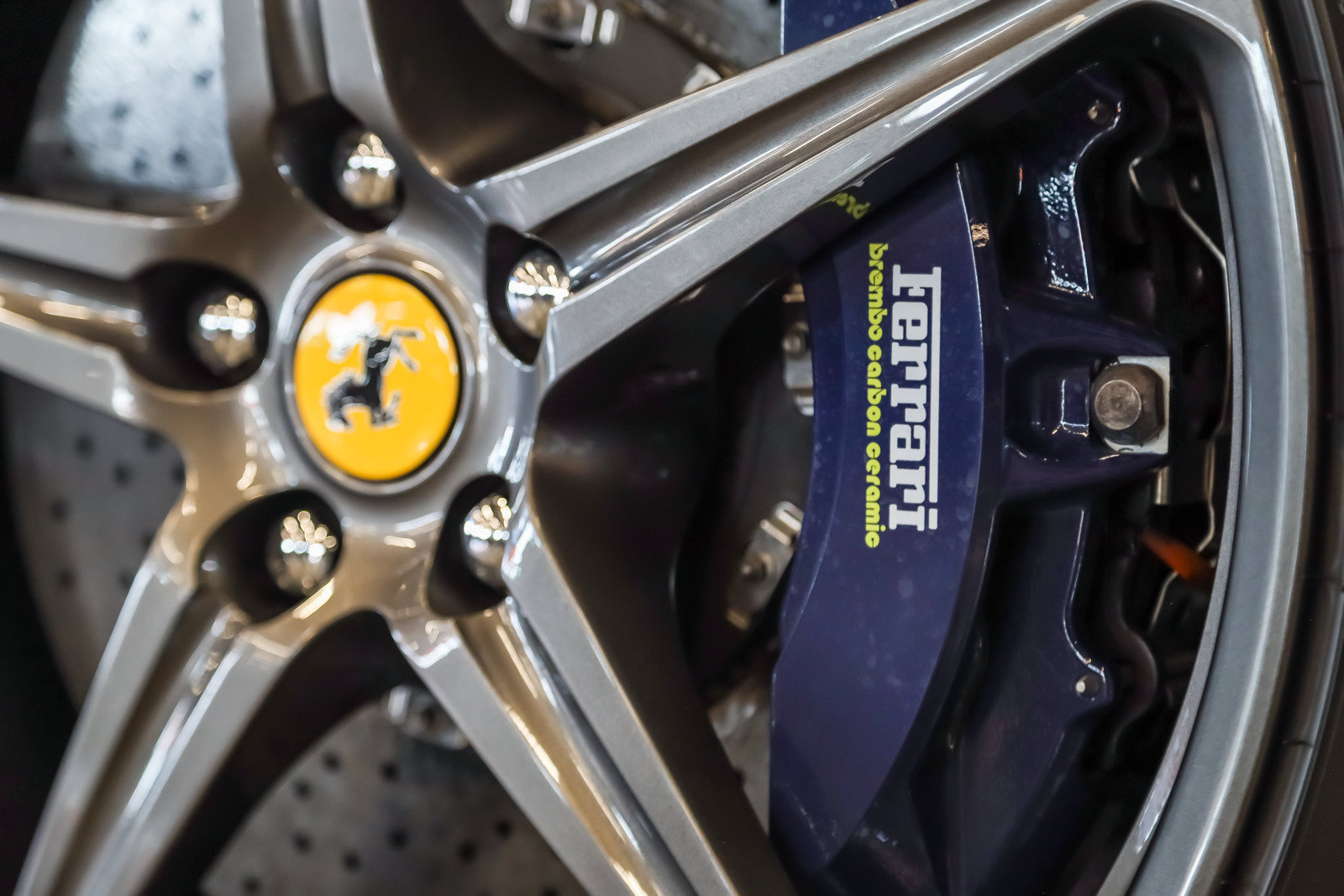 Used 2015 Ferrari 458 Spider RWD image 35