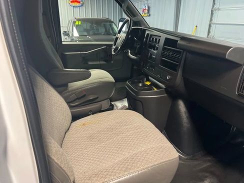 Used 2019 Chevrolet Express 2500 w/ Enhanced Convenience Package image 11