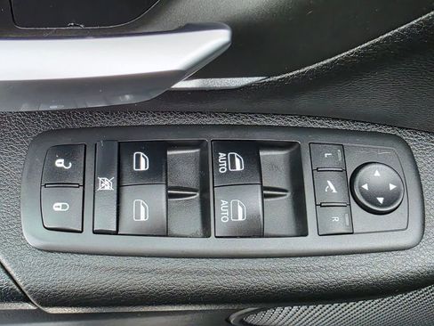 Used 2019 RAM 1500 Big Horn image 15