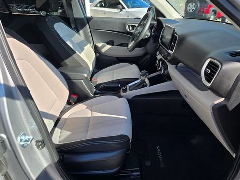 Used 2025 Hyundai Venue SEL FWD image 42