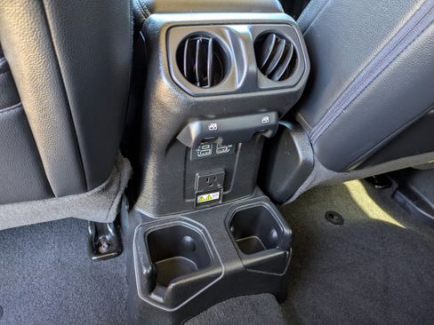 Used 2018 Jeep Wrangler Unlimited Sahara w/ Safety Group image 18