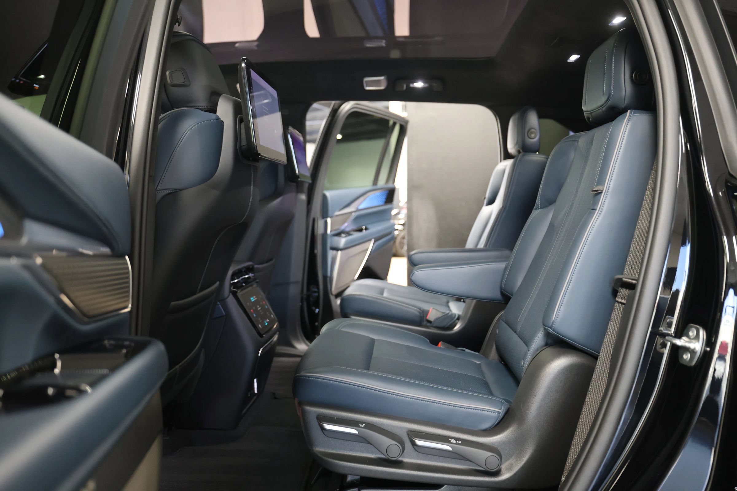 Used 2025 Cadillac Escalade IQ Sport 2 AWD/4WD image 62