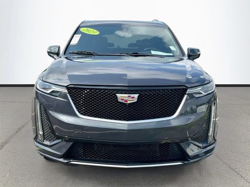 Used 2023 Cadillac XT6 Sport w/ Technology Package AWD/4WD image 2