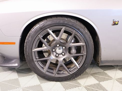 Used 2016 Dodge Challenger R/T Scat Pack image 17