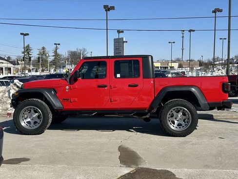 Used 2020 Jeep Gladiator Sport w/ Quick Order Package 24S image 9