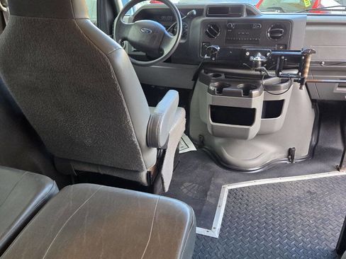 Used 2013 Ford E-250 and Econoline 250 w/ PWR Group RWD image 11