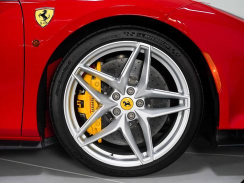 Used 2020 Ferrari 488 Pista Spider image 31