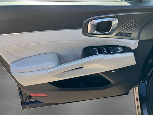 Certified 2023 Kia Sorento SX Prestige image 25