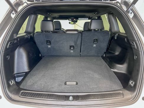 Certified 2023 Jeep Grand Cherokee Altitude image 18