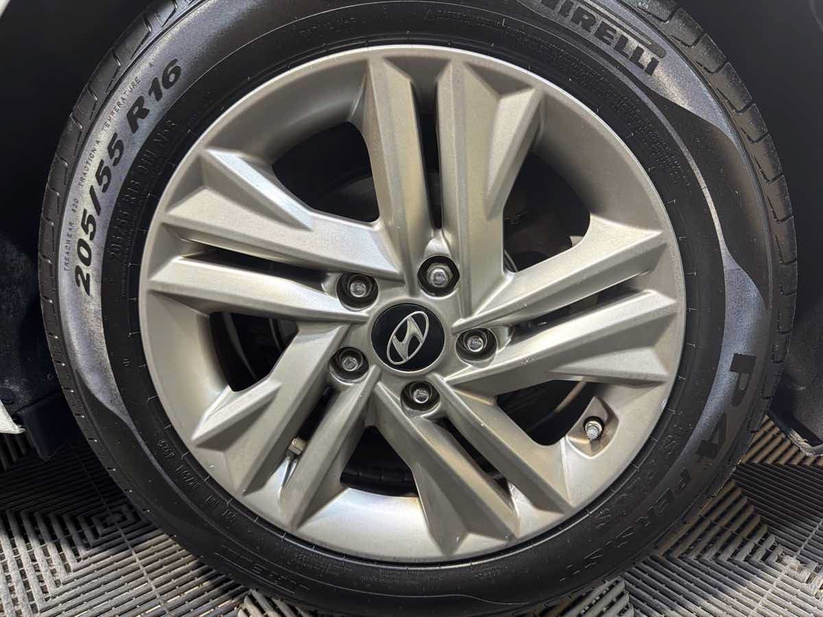 Used 2019 Hyundai Elantra SEL FWD image 32