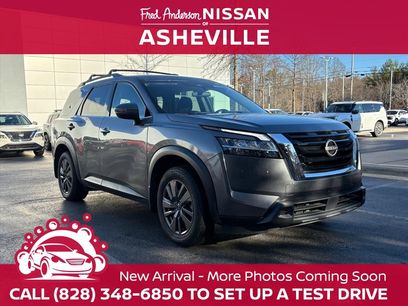 Used 2022 Nissan Pathfinder SV