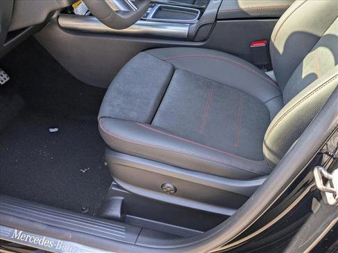 New 2025 Mercedes-Benz GLA 250 image 12