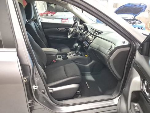 Used 2018 Nissan Rogue SV w/ Premium Package AWD/4WD image 23