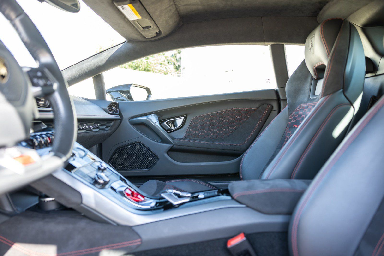 Used 2017 Lamborghini Huracan LP 580-2 RWD image 16